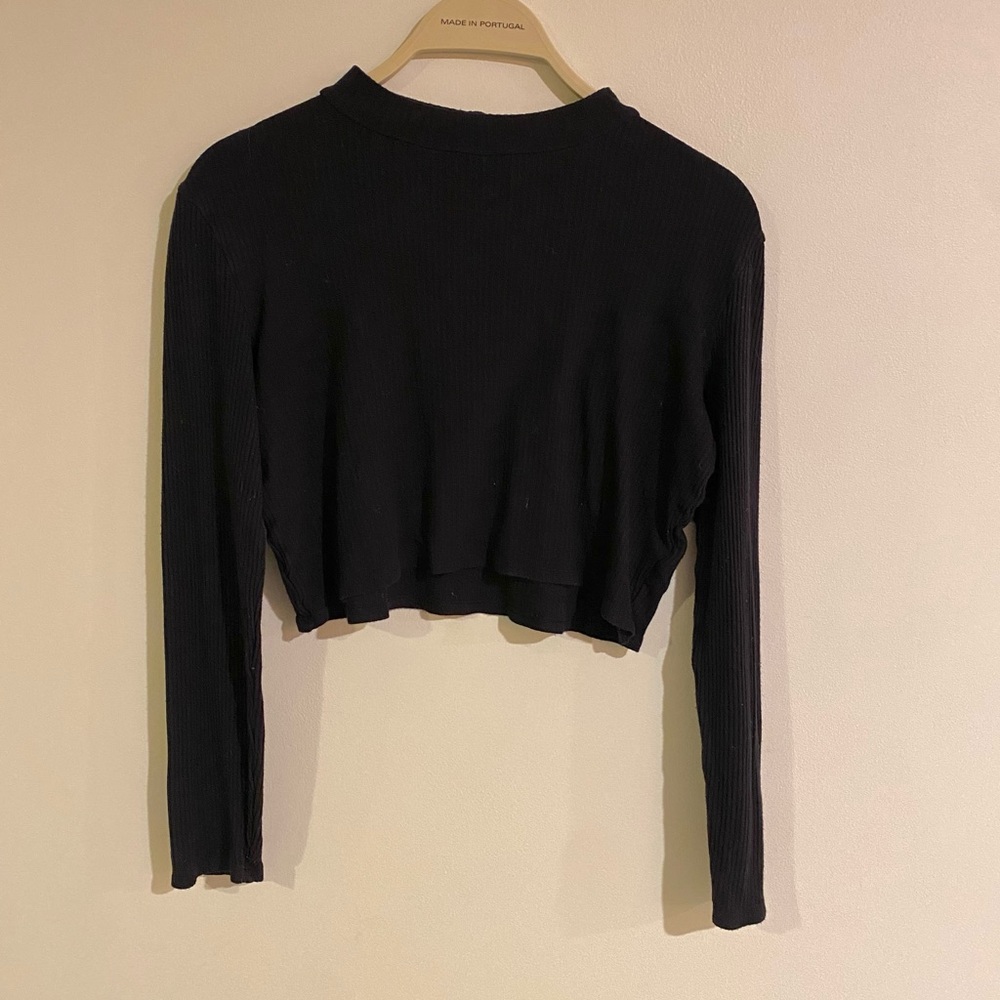 H&M Divided cropped long sleeve ribbed shirt
